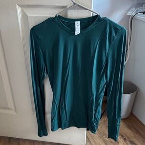 Lululemon Elegant Green Long Sleeve Top
